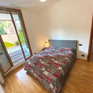 Conte Rosso House Con Terrazza In Coorte Tranquilla A Due Passi Da Stazione E Metropolitana Lambrate Appartamento Milano